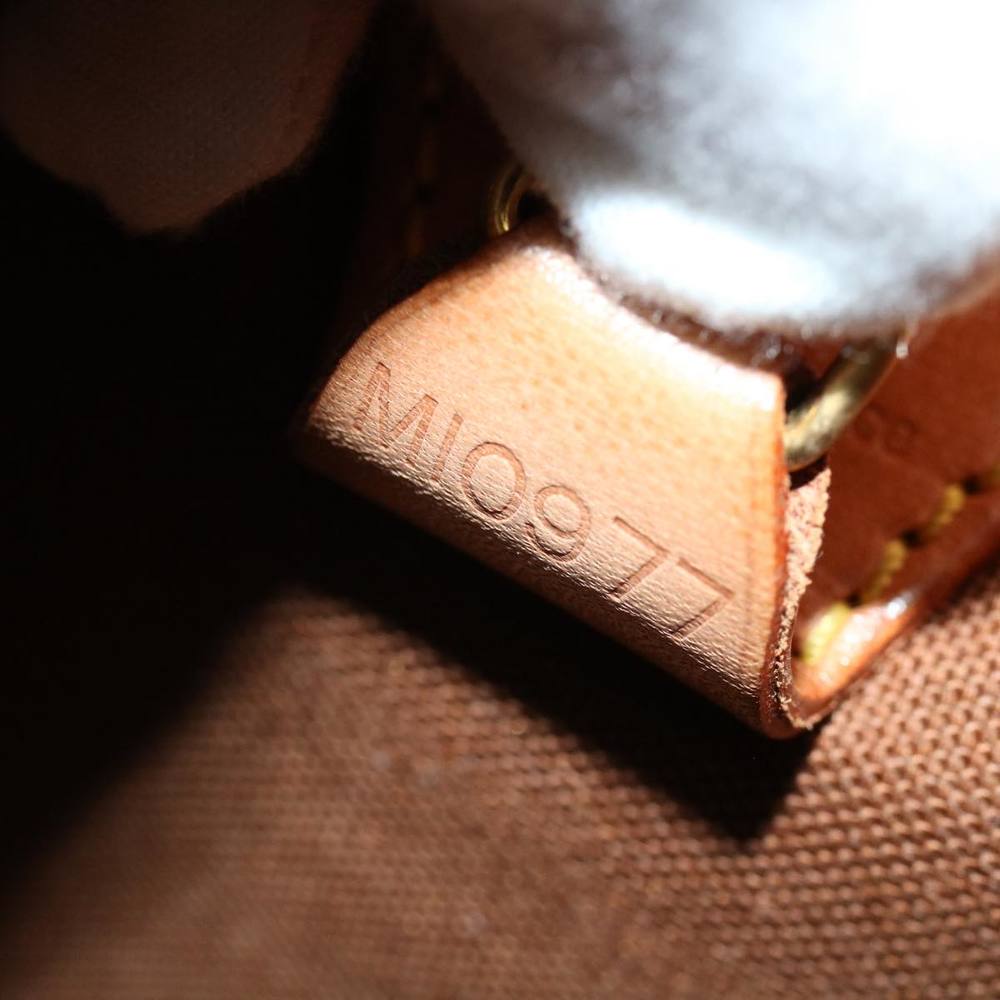 LOUIS VUITTON Ellipse Handbag - Picture 6 of 16